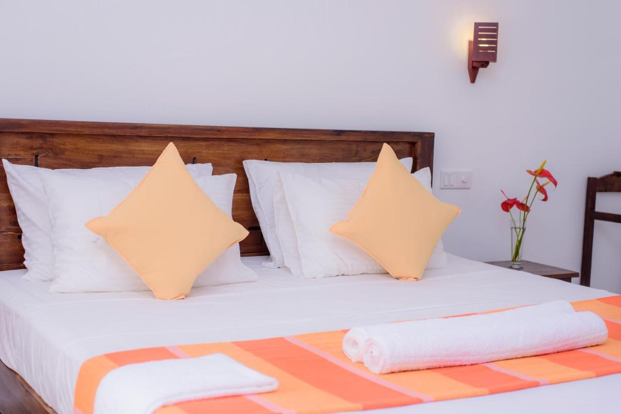 Scenery River Star Hotel 希克杜沃 外观 照片